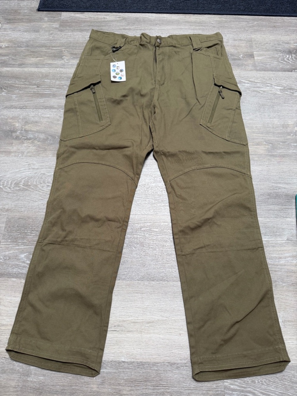 Men's Tactical Cargo Pants in Olive with Zip Pockets